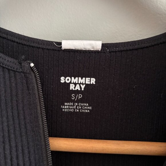 Sommer Ray Black Zip Front Crop Top - Picture 4 of 8